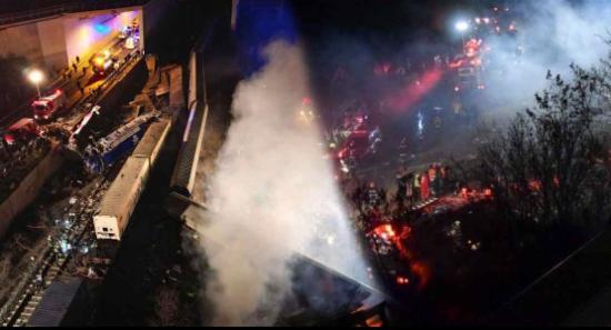 ග්‍රීසියේ දුම්රිය දෙකක් එකිනෙක ගැටී 26ක් මරුට